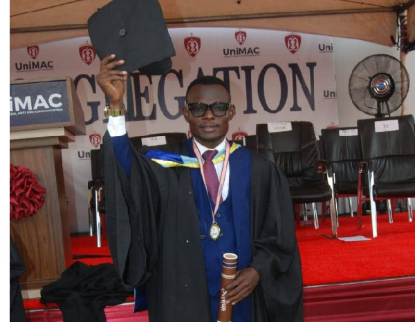 Stephen Bernard Donkor was honoured as the Best Graduating Student in Journalism