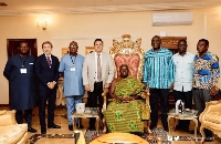 Alan Kyeremanten,Otumfuo and his entourage in the Menhyia Palace
