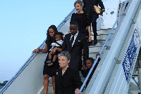 Kofi Annan's family arrives in Ghana