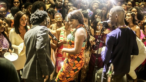 Bisa Kdei performs on stage to Ghanaian music lovers outside the country