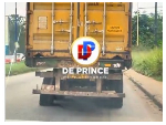 'Where is the police?' - Netizens raise alarm over truck driving on highway with deflated tyres