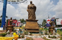 Asantehene Otumfuo Osei Tutu II Statue