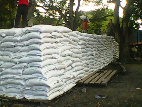 COCOFEED fertiliser being distributed to farmers