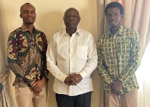 Akwasi Opong-Fosu with reps from the Volta Regional Students’ Association