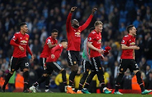 Manchester United defeate Coventry City on penalties