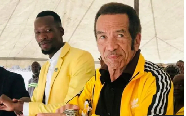 Ex-President Ian Khama (R) has fallen out with his successor