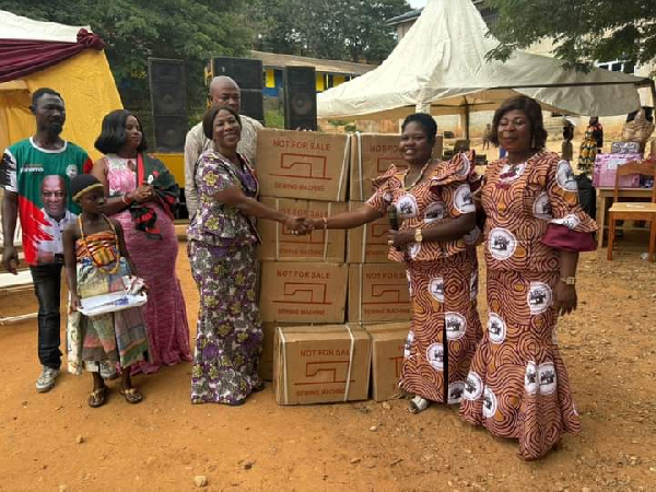 Professor Dr. Grace Ayensu Danquah presenting the machines to the association