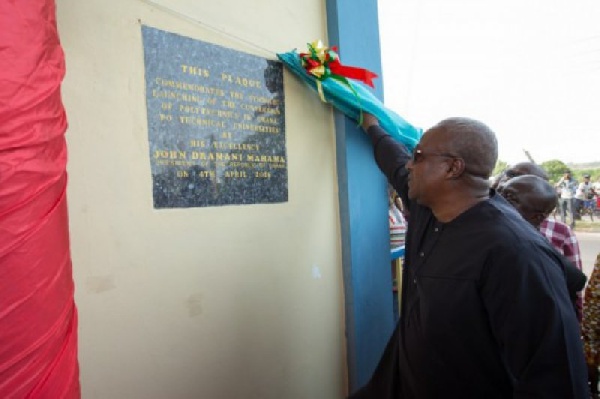 Prez. Mahama inaugurating the Takoradi Technical University