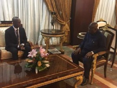 Akufo-Addo meets coach Kwesi Appiah