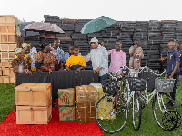 Samuel Okudzeto Ablakwa making donations to newly admitted SHS students from North Tongu