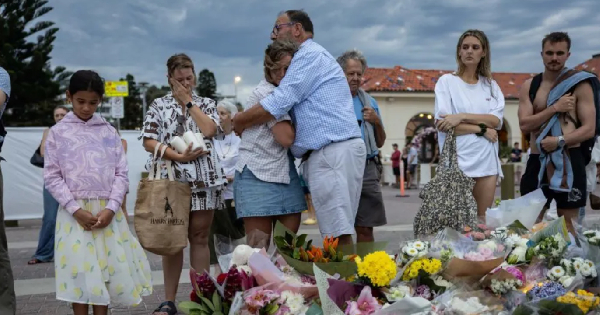 Mourners gathered to pay silence and respect to the victims of the Bondi Beach attack