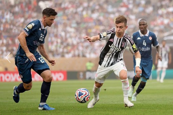 Wydad AC in blue black jersey were beaten 4-1 by Juventus