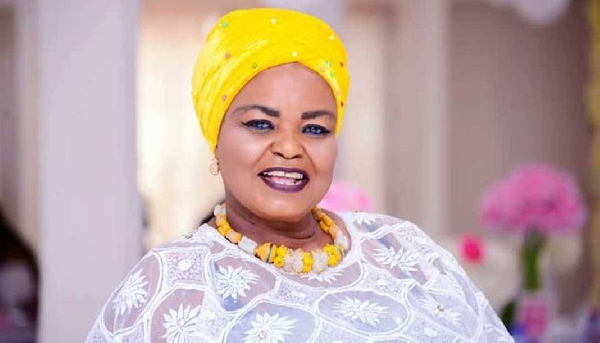 ‘I am single’ – Auntie Bee declares as she expresses interest in marriage