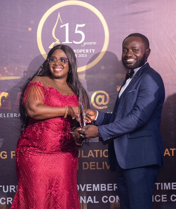 Kwaku Osafo-Ampomah receiving one of his awards