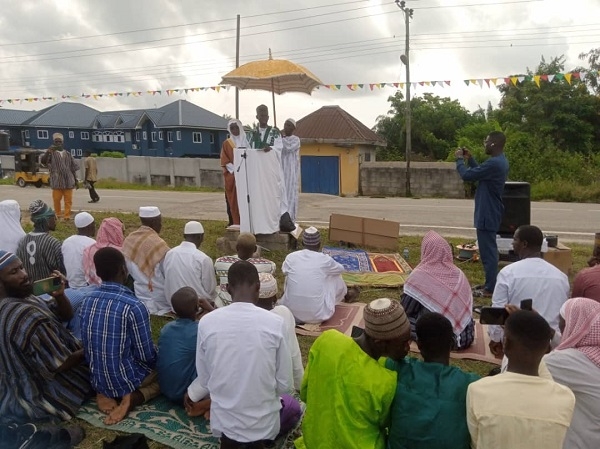 Sheikh Suleymana Ahmed Mozu giving an address