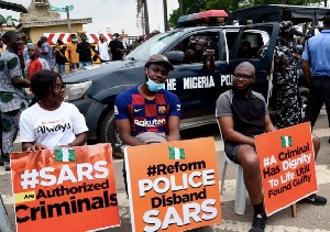 Youth of Nigeria have been protesting police brutality. Photo via social media/CNN