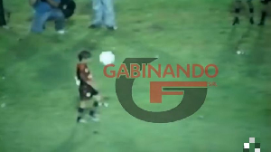 A young Lionel Messi doing kick-ups at the Coloso Marcelo Bielsa