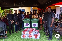 Zoomlion delegation presented waste bins and bottled water to tthe family