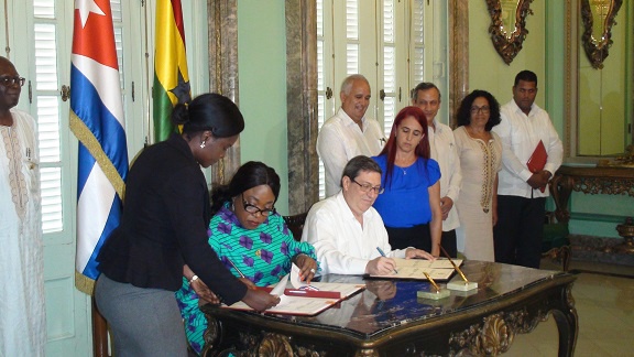 Shirley Ayorkor Botchwey and Cuban Minister for Foreign Affairs signing the MoU