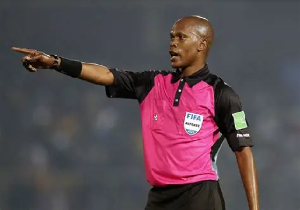 South African referee, Badi Luxolo