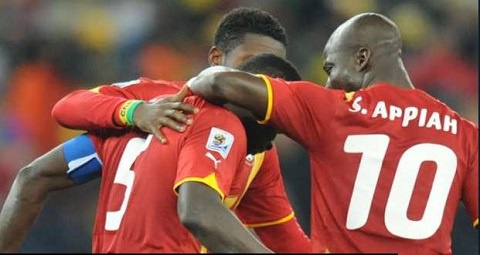 Extreme right - Former captain for Ghana's team, Stephen appiah