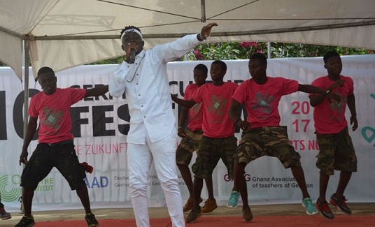 Blaq Originata performing