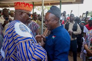 Tumu Kuoro Richard gives President Mahama the promised royal hat