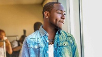 Reports suggest Davido is dating news anchor, Serwaa Amihere