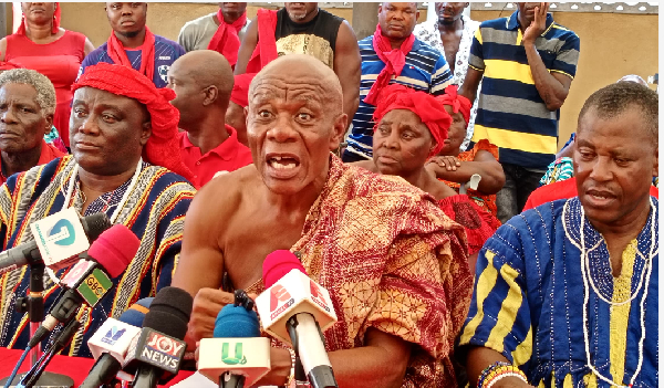 Nii Amarh Soumponu II, the Tema Shipi and Stool Secretary (M)