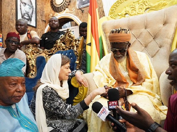 National Chief Imam, Dr. Sheikh Osmanu Nuhu Sharubutu with donors