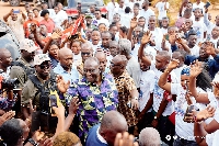 Some NPP sympathisers mobbing Alan Kyerematen in Sunyani