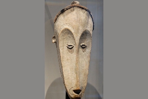 Ngi mask. Photo: Wikimedia Commons/Marie-Lan Nguyen /Public domain