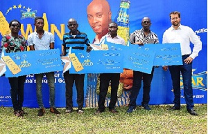Winners of Star Gold Promo in a group photograph
