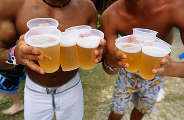 Drinking alcohol makes it easier for bacteria to move into the lungs