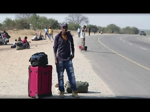 Zimbabwean returnees, Beitbridge border, 10 June 2026