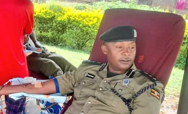 Rwizi police chief has shot a suspected assailant dead in Mbarara
