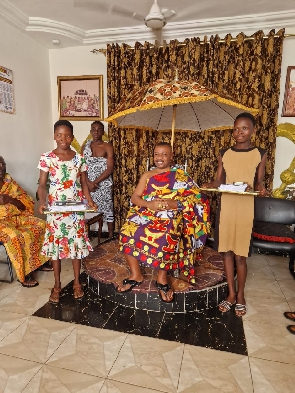 Appianyinasehene with the two beneficiaries