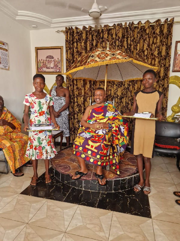 Appianyinasehene with the two beneficiaries