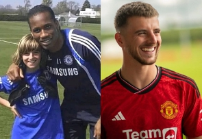 Didier Drogba with young Mason Mount at Chelsea(L) and Mason Mount at Man United(R)