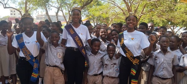 Miss Tourism Ghana representatives with some pupils