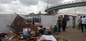 Scores of hawkers, illegal settlers invaded the pavement since the NPP took over office