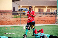 Stephen Appiah (in red) has reportedly passed away