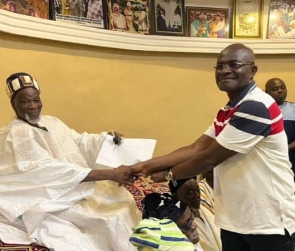 Kennedy Agyapong presents the car key to Yaa Naa Abukari II