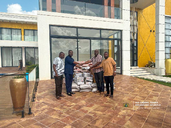 The donation was made at the residence of the Council of State Member in Weta