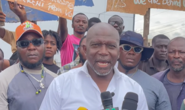 Alhaji Abdul Rahim Haruna, popularly known as Dagomba Boy speaking to the media