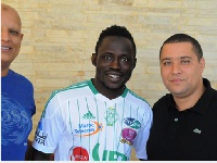 Former AshGold striker Yakubu Mohammed (Middle)