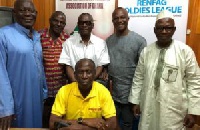 Kwesi Appiah with some members of the Retired National Footballers Association