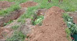 Tori be say many pipo die, as oda pipo run to save dia lives.
