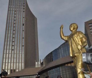 Nkrumah Statue Addis