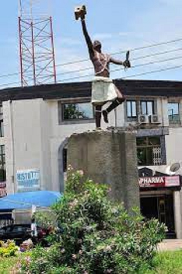 A statue of Okomfo Anokye